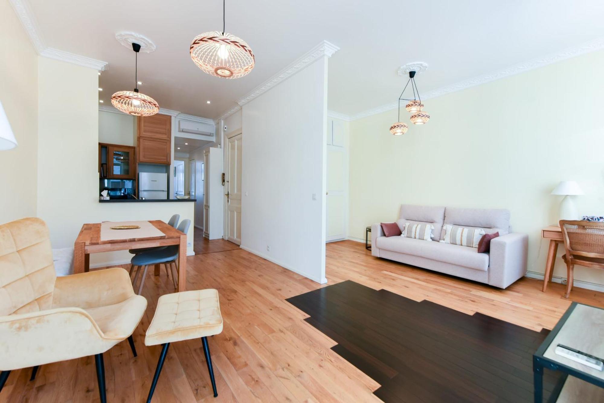Apartment Le Constantin Avec Balcon, Emplacement Privilegie Pour 2 Personnes Dans Le Centre Cannes
